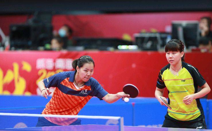 对手防线的 对手防线的